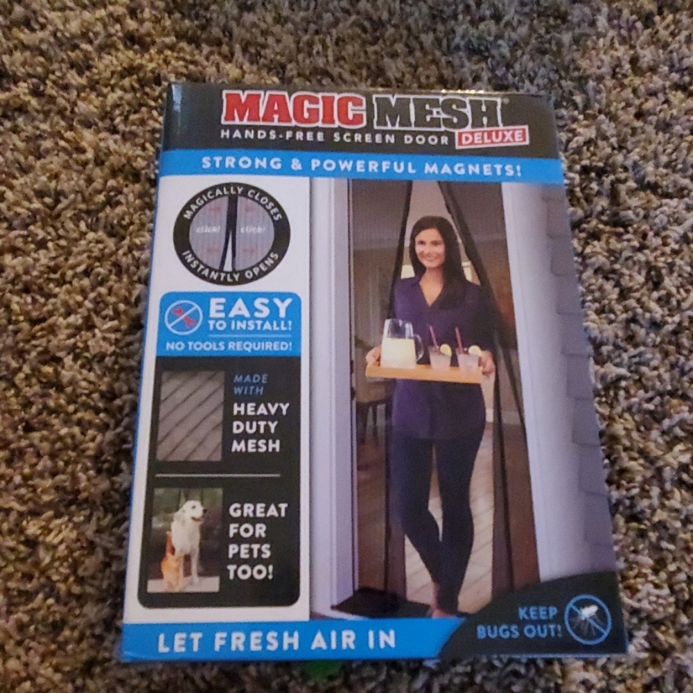 Magic mesh hands free screen door